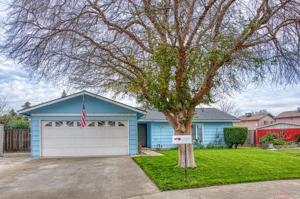 $330,000 | 3145 Sylmar Avenue, Clovis, CA 93612