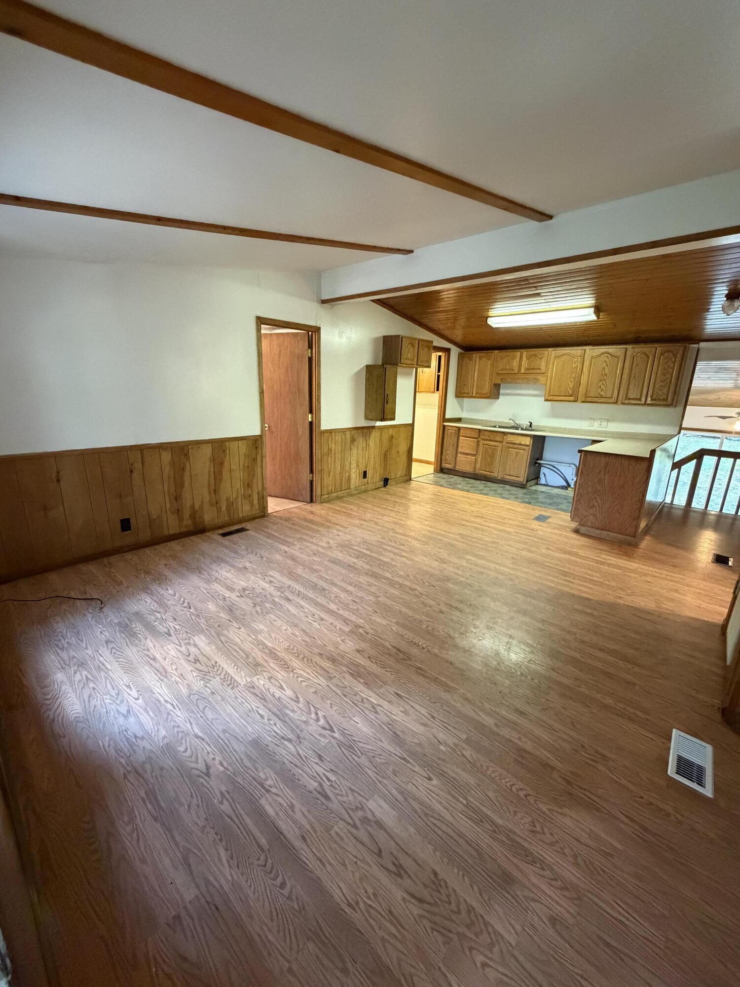 6637 White Road Muskegon, MI 49442 - Photo 9 of 22 IMG_8025