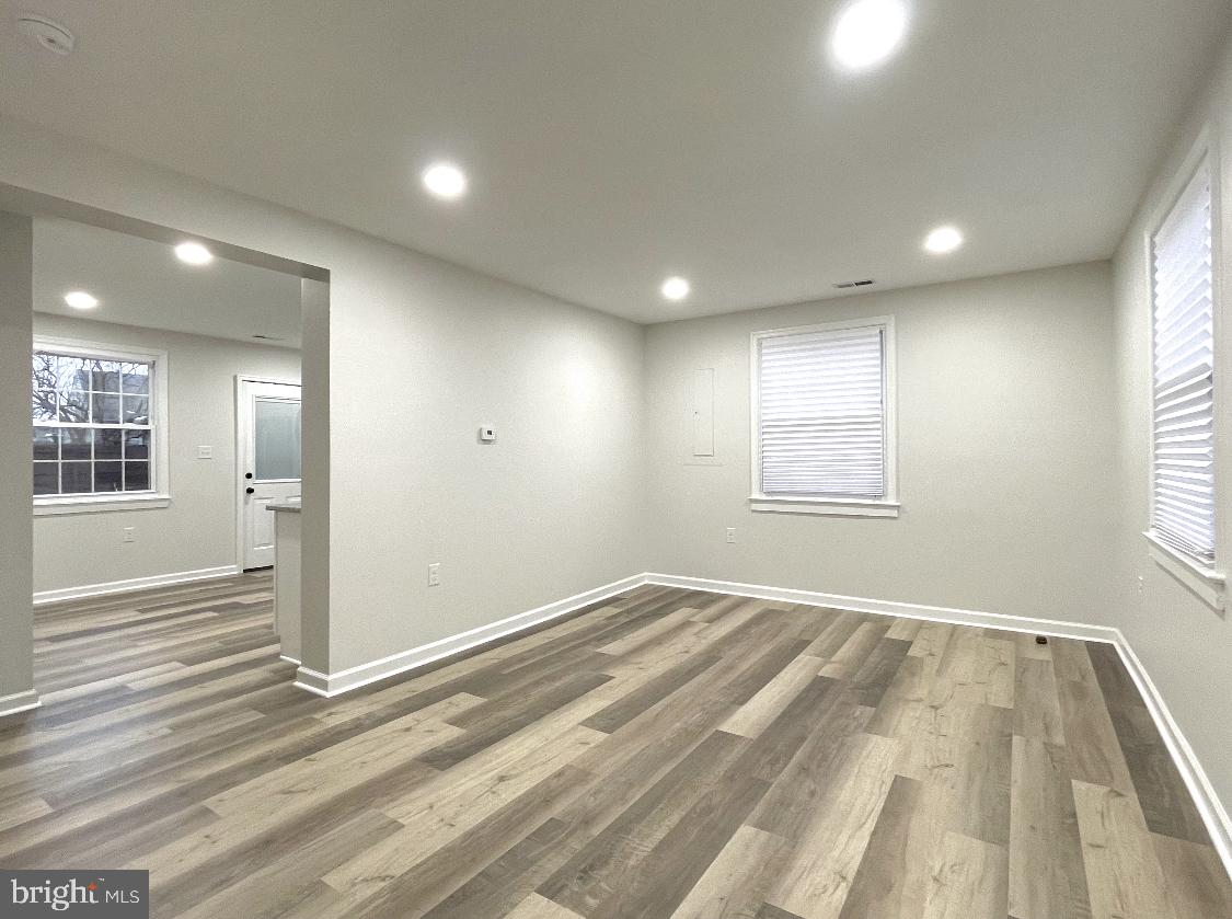 3446 Sollers Point Road Dundalk, MD 21222 - Photo 6 of 26 Living Room