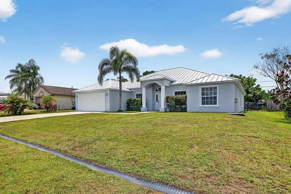 $3,400 | 538 Southwest Nadell Avenue, Port St. Lucie, FL 34953