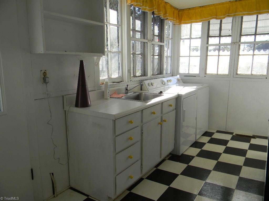 905 Johnson Street High Point, NC 27262 - Photo 25 of 30 Gallery Image 25
