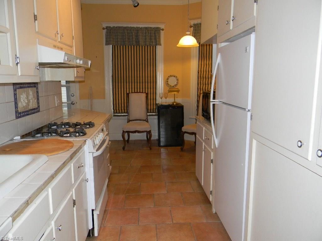 905 Johnson Street High Point, NC 27262 - Photo 5 of 30 Gallery Image 5