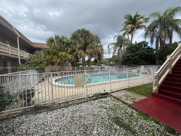 $1,650 | 241 Southeast 9th Avenue, Unit 105, Pompano Beach, FL 33060