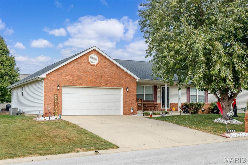 1446 Willoughby Drive O'Fallon, IL 62269 - Photo 3 of 39