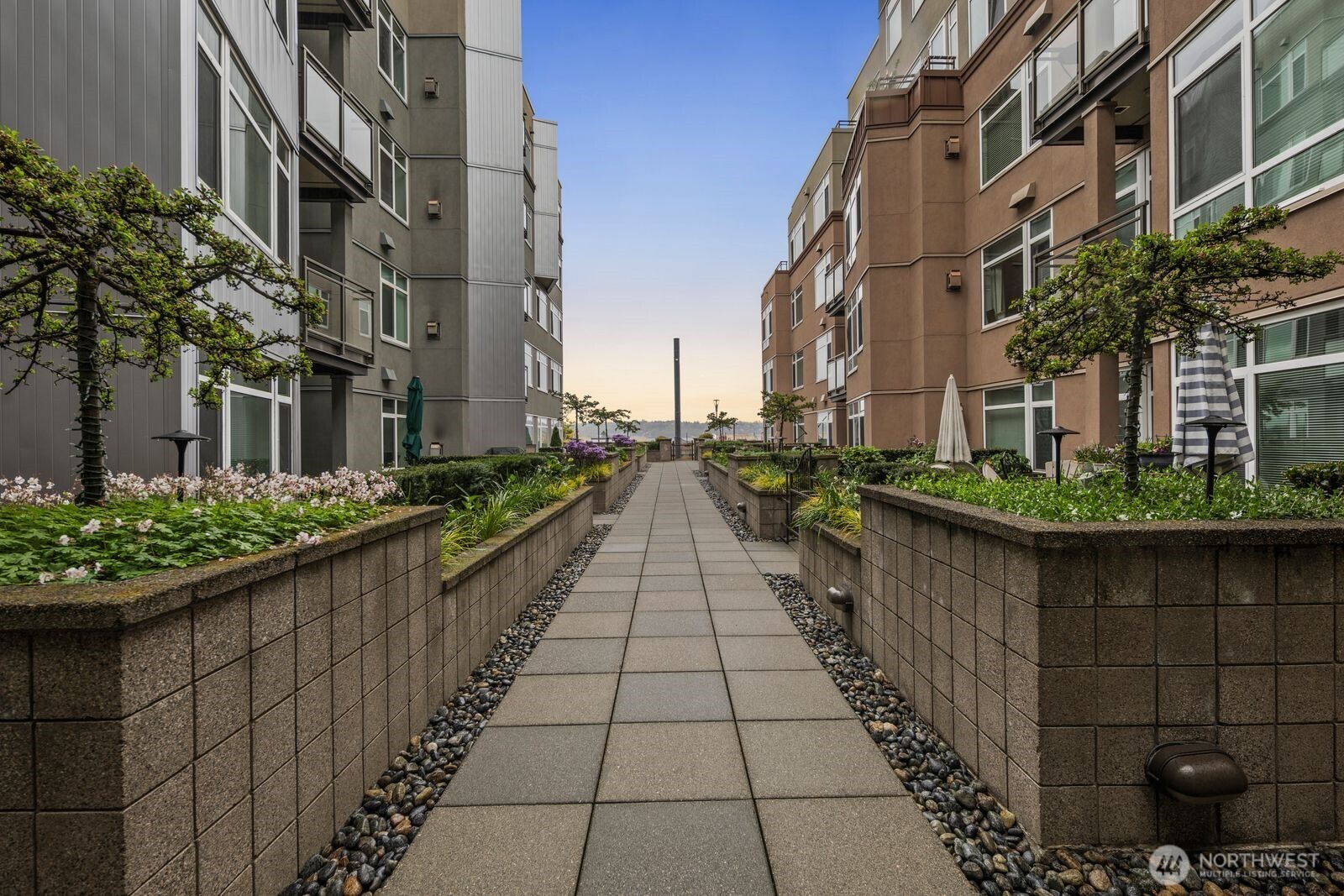 1900 Alaskan Way, Unit 316 Seattle, WA 98101 - Photo 34 of 38