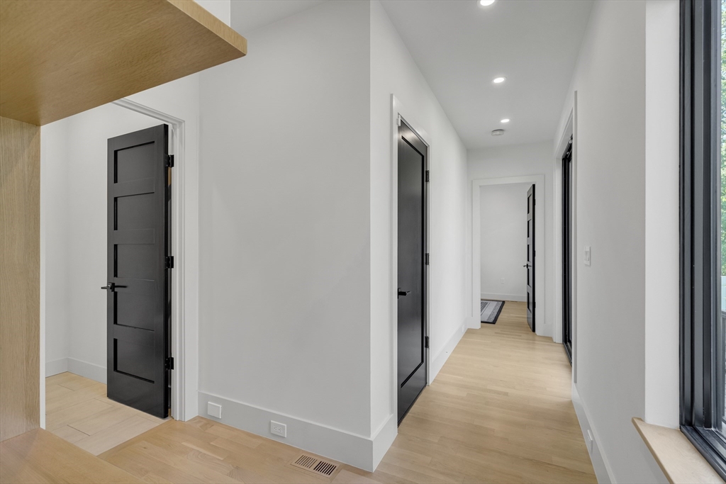 1242 Beacon Street Newton, MA 02468 - Photo 7 of 28