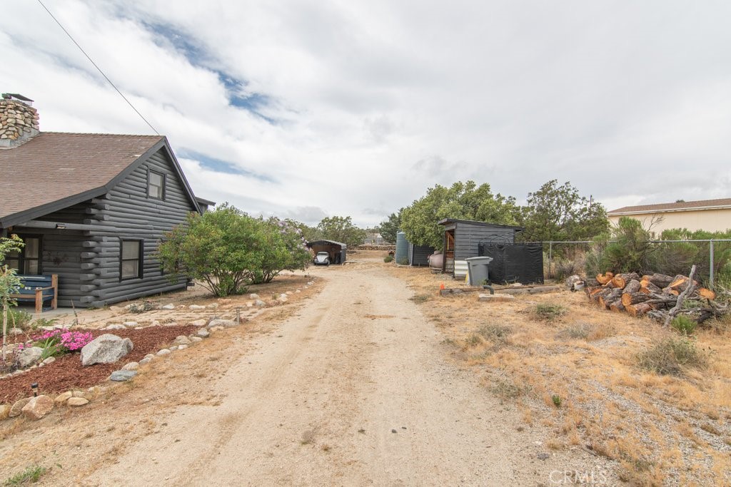 37325 Bohlen Road Anza, CA 92539 - Photo 5 of 43 a view of a house with a yard