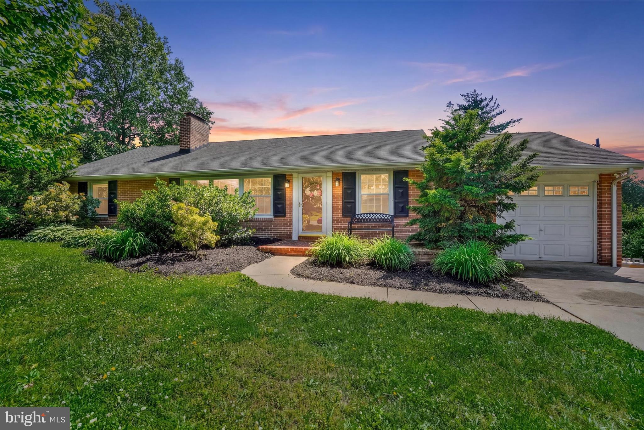 1616 Niles Road York, PA 17403 - Photo 1 of 31