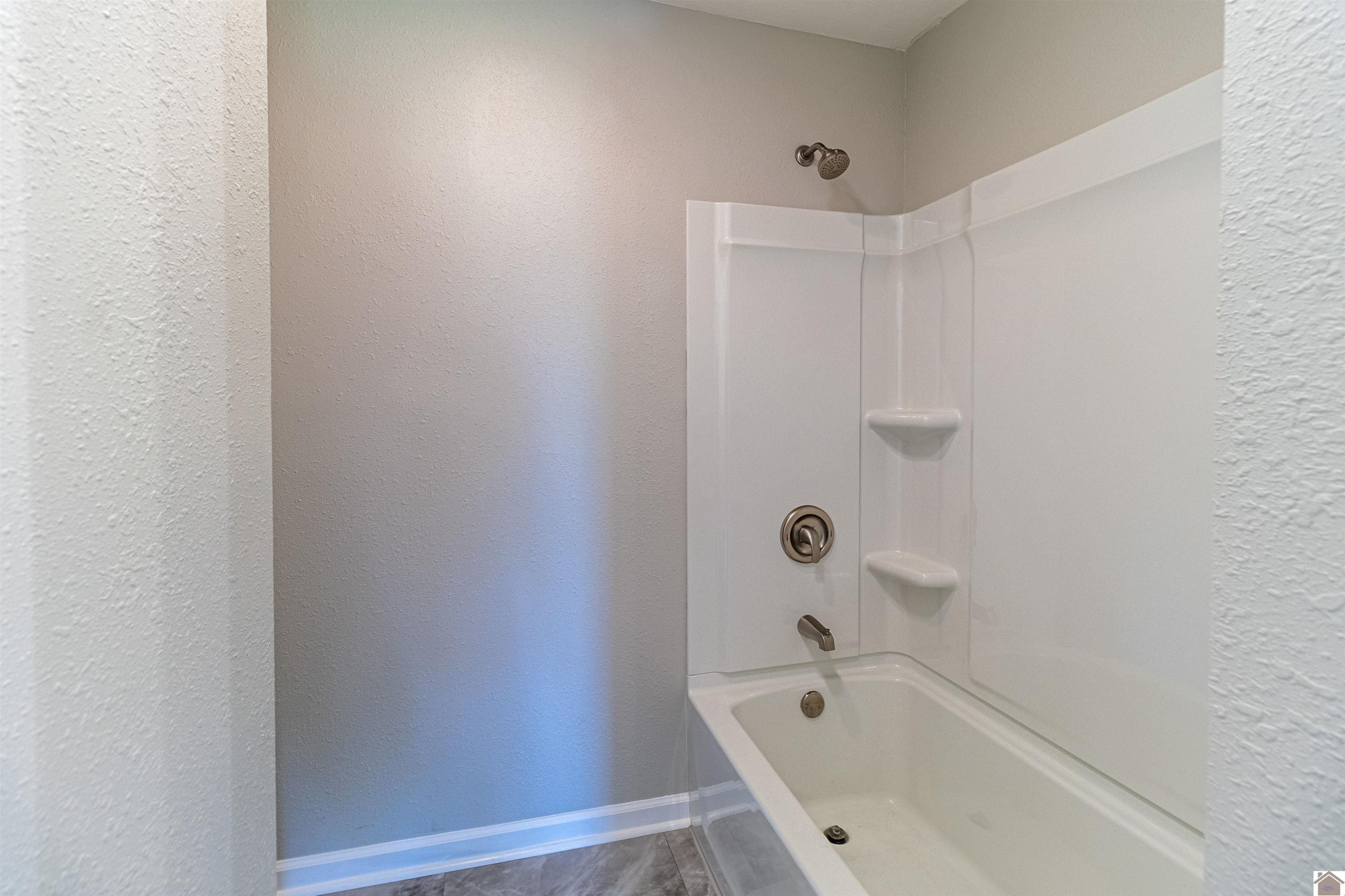 4206 Schneidman Road Paducah, KY 42003 - Photo 8 of 32 Bathroom view 2