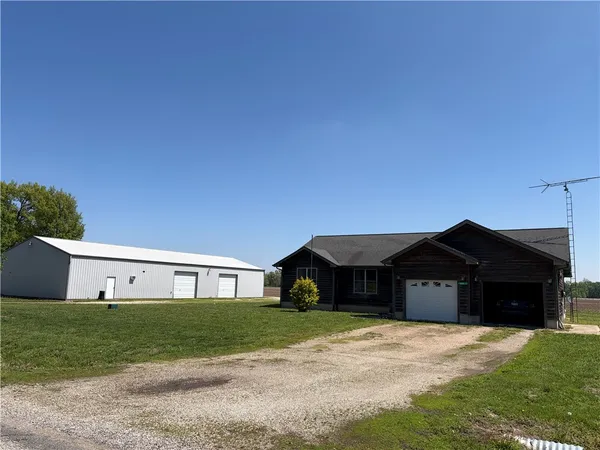 $300,000 | 632 Co Highway 9, Neoga, IL 62447