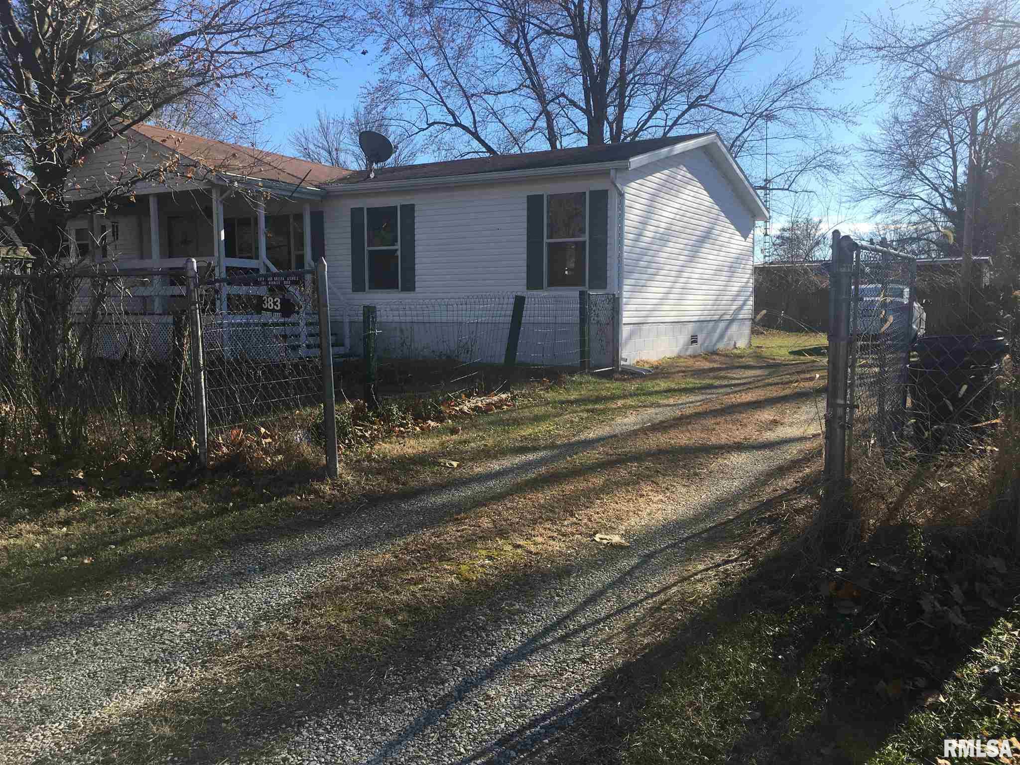 383 Marnico Road Jacksonville, IL 62650 - Photo 2 of 50