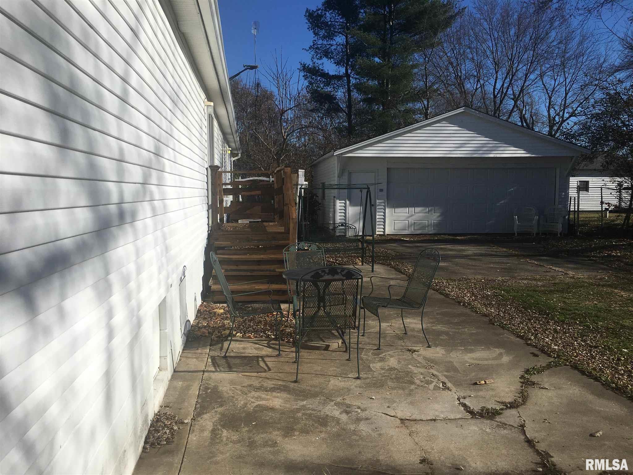 383 Marnico Road Jacksonville, IL 62650 - Photo 8 of 50
