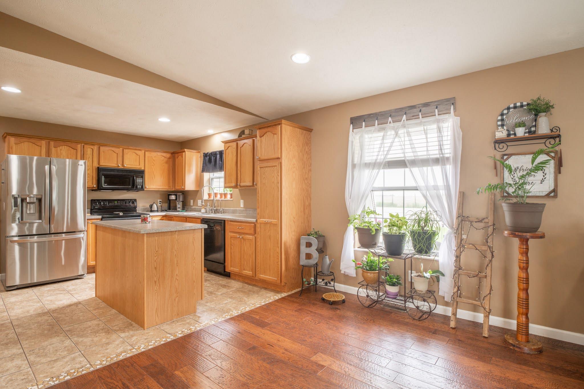 4241 Sheridan Road Pekin, IL 61554 - Photo 9 of 47 Gallery Image 9