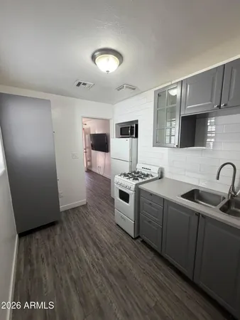 $1,400 | 712 West Taylor Street, Unit 4, Phoenix, AZ 85007