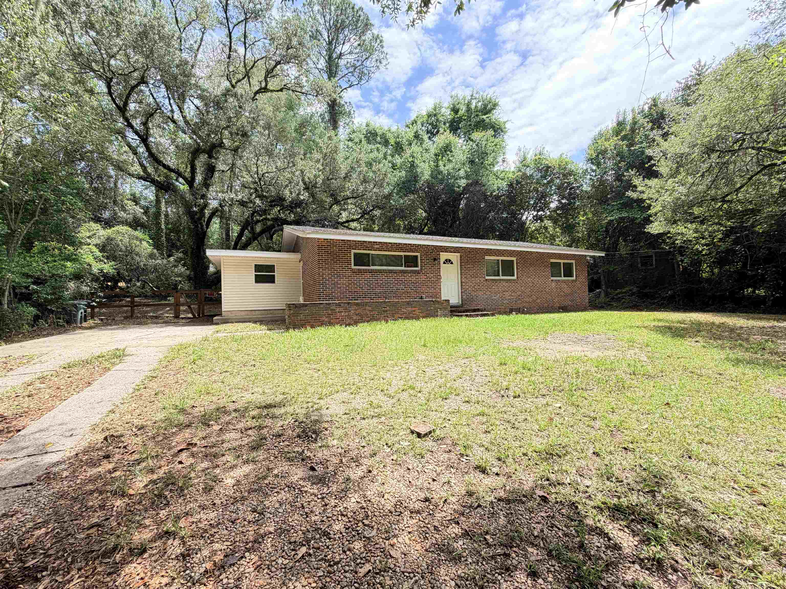 2202 West Mission Road Tallahassee, FL 32304 - Photo 4 of 28 Gallery Image 4