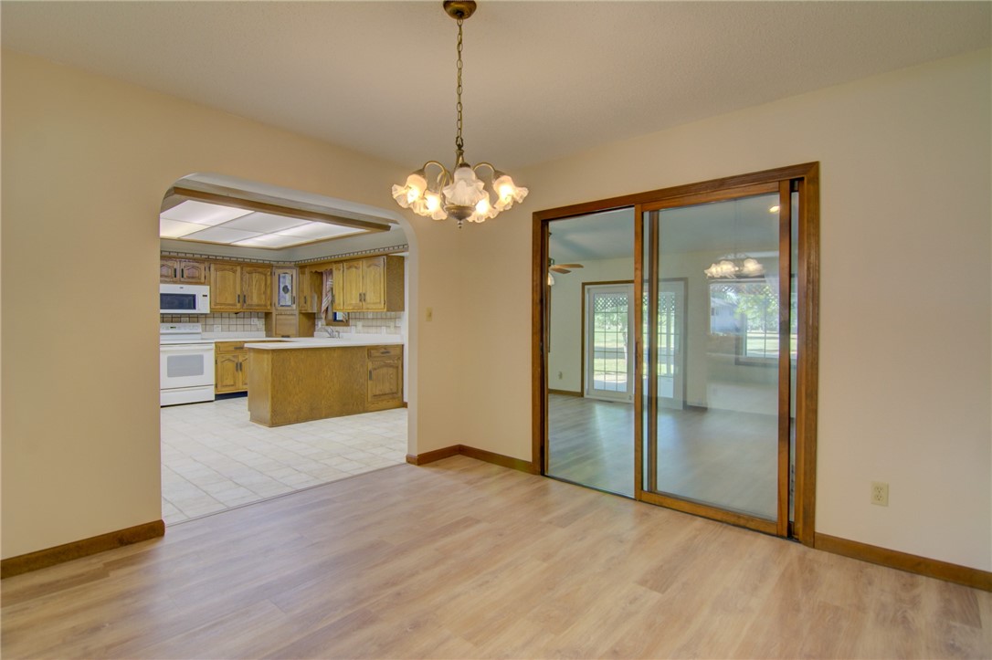 1867 South Westgate Drive Decatur, IL 62521 - Photo 18 of 36