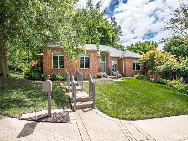 $499,000 | 712 Cobblestone Drive, Evansville, IN 47715