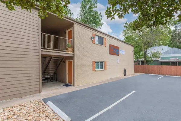 $799 | 4415 Avenue B, Unit 203, Austin, TX 78751