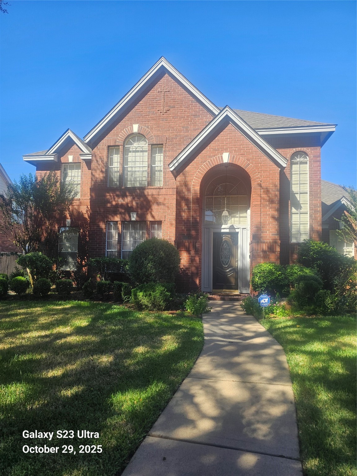 4914 Plantation Colony Drive Sugar Land, TX 77478 - Photo 9 of 16 a front view of a house with garden