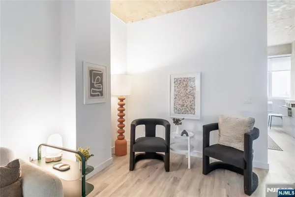 $2,088 | 10 Commerce Court, Unit 2E, Newark, NJ 07102