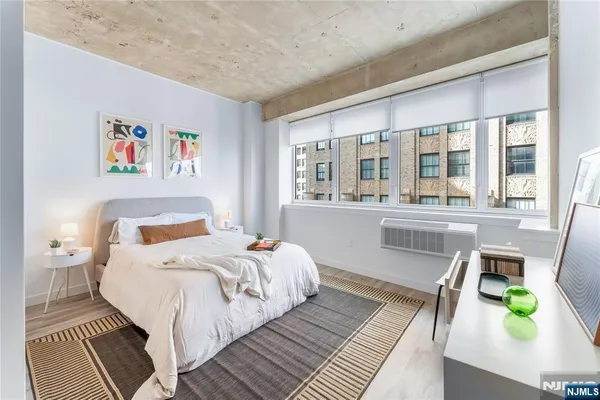 $2,088 | 10 Commerce Court, Unit 2E, Newark, NJ 07102