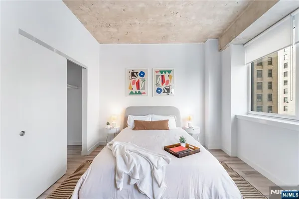 $2,088 | 10 Commerce Court, Unit 2E, Newark, NJ 07102