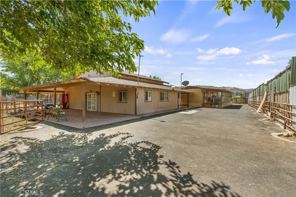 $1,675,000 | 32623 Highway 190, Springville, CA 93265