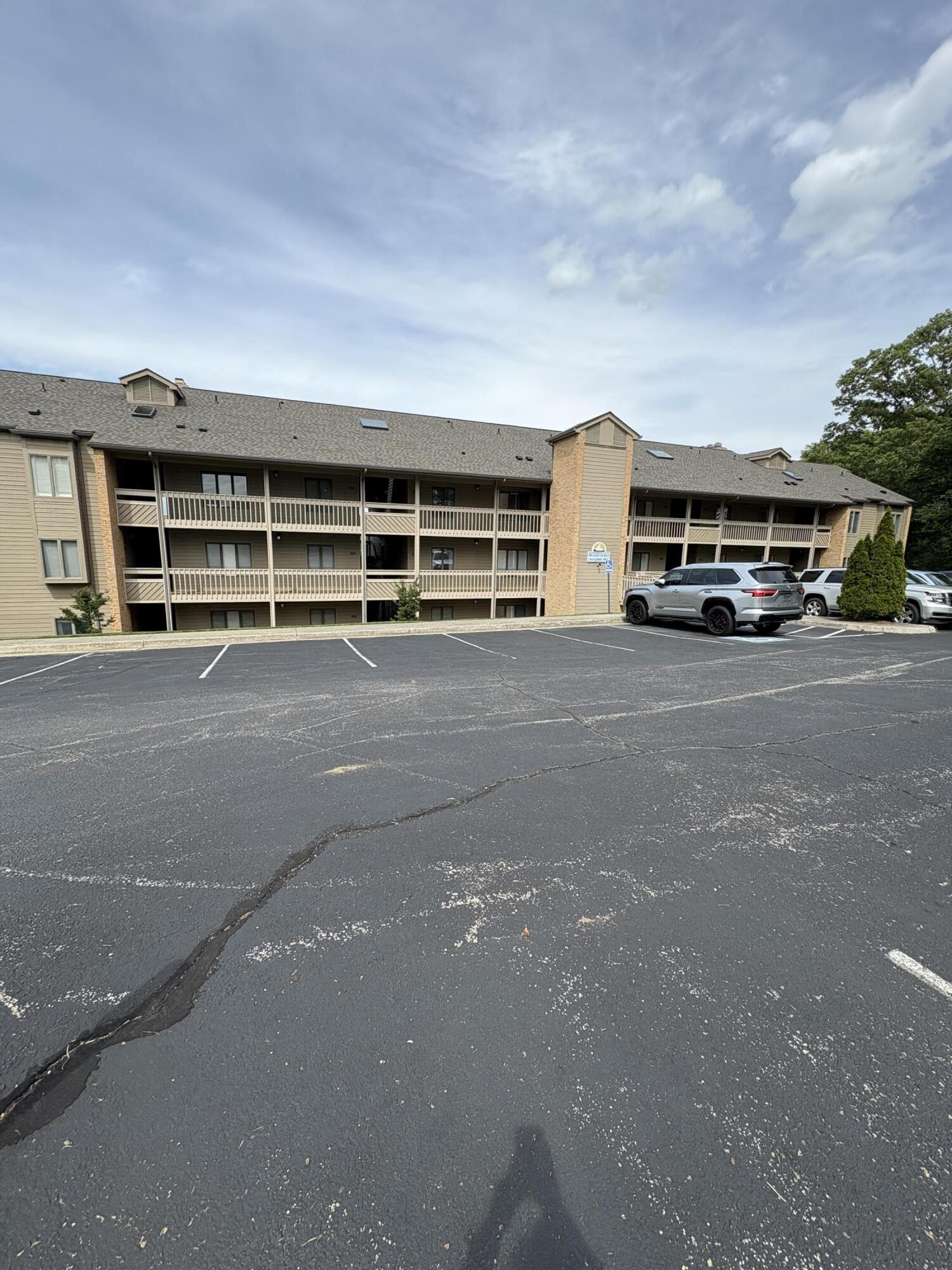 850 Gangplank Road, Unit 315 Moneta, VA 24121 - Photo 38 of 38 IMG_5930 (1)