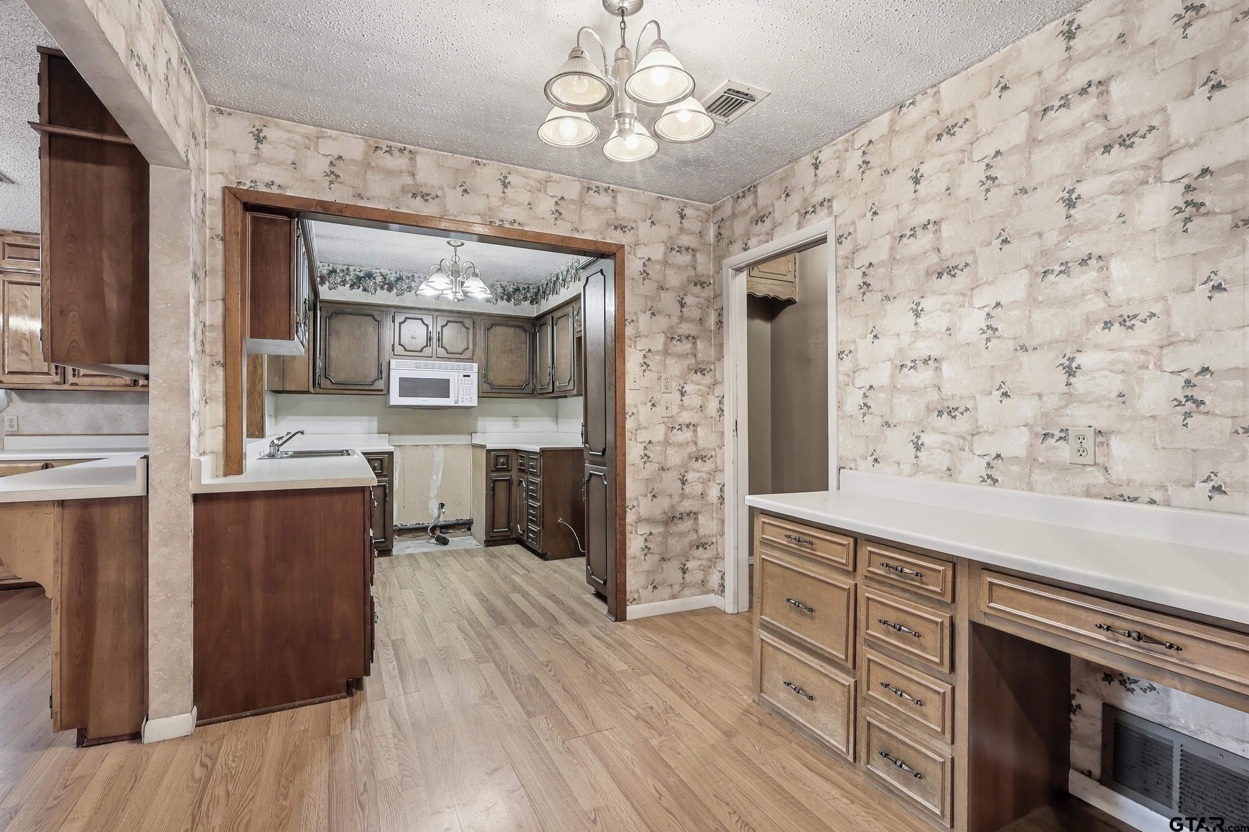 135 46th Street Southwest Paris, TX 75460 - Photo 19 of 39