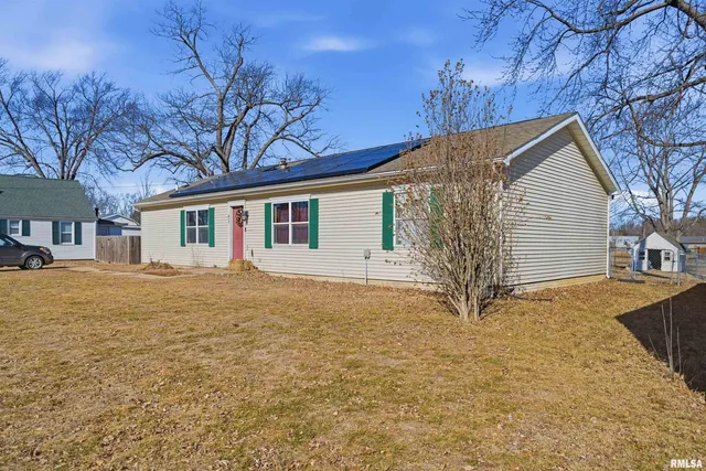 $159,900 | 417 Lilac Lane, East Peoria, IL 61611