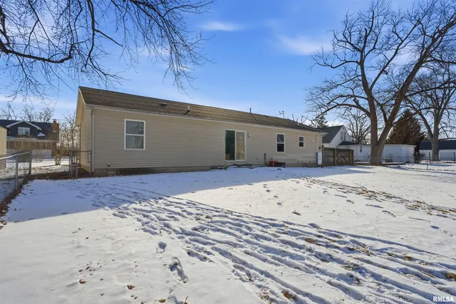 $174,900 | 417 Lilac Lane, East Peoria, IL 61611