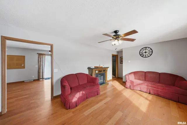 $159,900 | 417 Lilac Lane, East Peoria, IL 61611