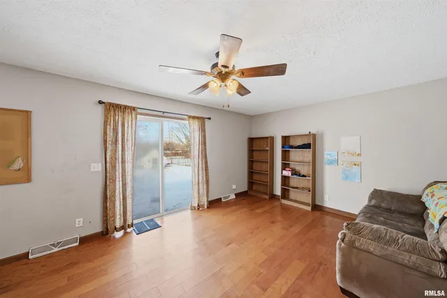 $174,900 | 417 Lilac Lane, East Peoria, IL 61611