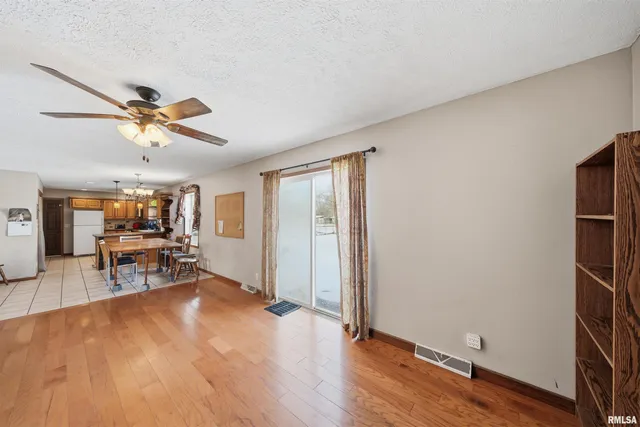 $159,900 | 417 Lilac Lane, East Peoria, IL 61611