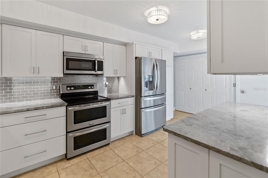 7752 High Pine Road Orlando, FL 32819 - Photo 5 of 59