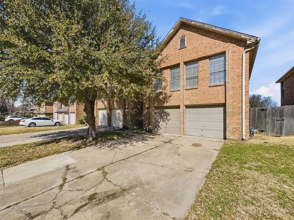 $560,000 | 1222 West Hudgins Street, Grapevine, TX 76051
