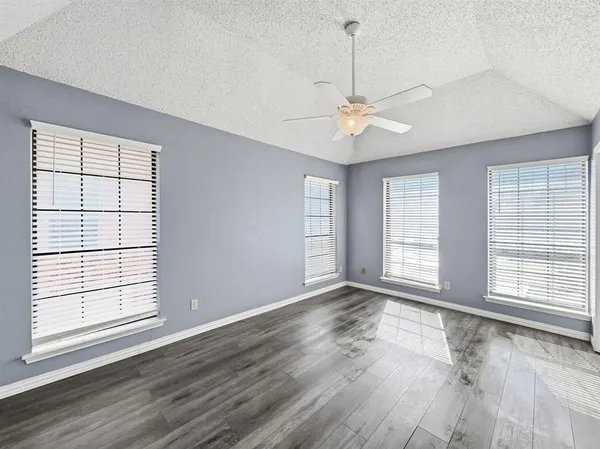 $560,000 | 1222 West Hudgins Street, Grapevine, TX 76051