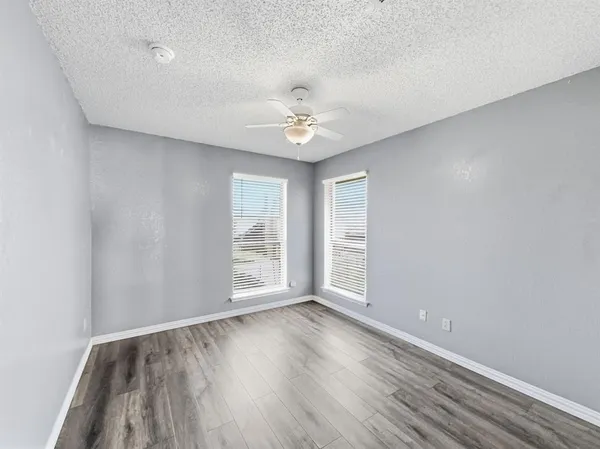 $560,000 | 1222 West Hudgins Street, Grapevine, TX 76051