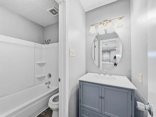$560,000 | 1222 West Hudgins Street, Grapevine, TX 76051
