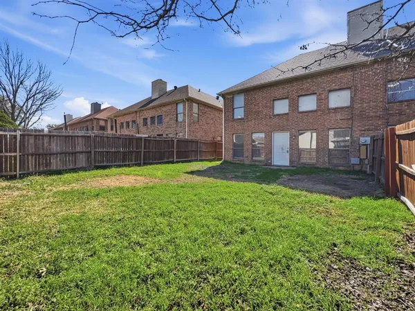 $560,000 | 1222 West Hudgins Street, Grapevine, TX 76051