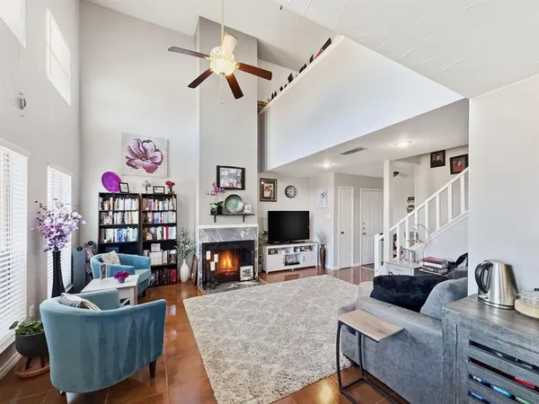 $560,000 | 1222 West Hudgins Street, Grapevine, TX 76051