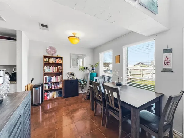 $560,000 | 1222 West Hudgins Street, Grapevine, TX 76051