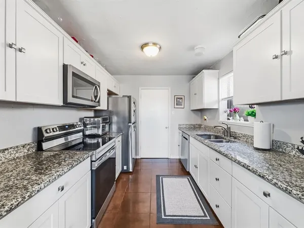 $560,000 | 1222 West Hudgins Street, Grapevine, TX 76051