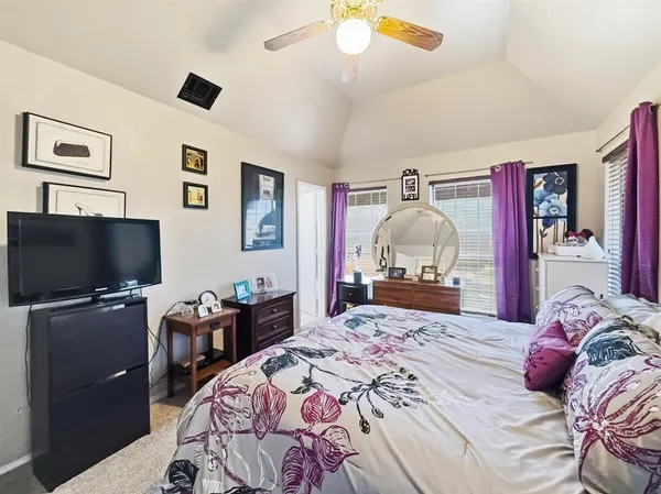 $560,000 | 1222 West Hudgins Street, Grapevine, TX 76051