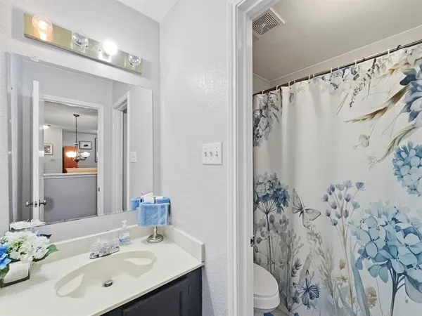 $560,000 | 1222 West Hudgins Street, Grapevine, TX 76051