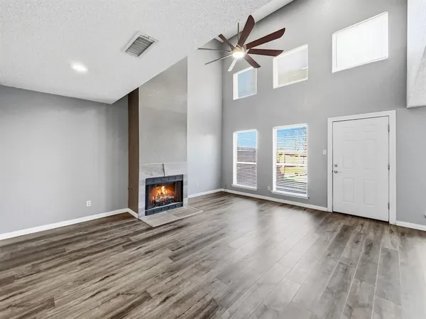 $560,000 | 1222 West Hudgins Street, Grapevine, TX 76051