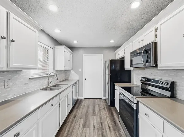 $560,000 | 1222 West Hudgins Street, Grapevine, TX 76051