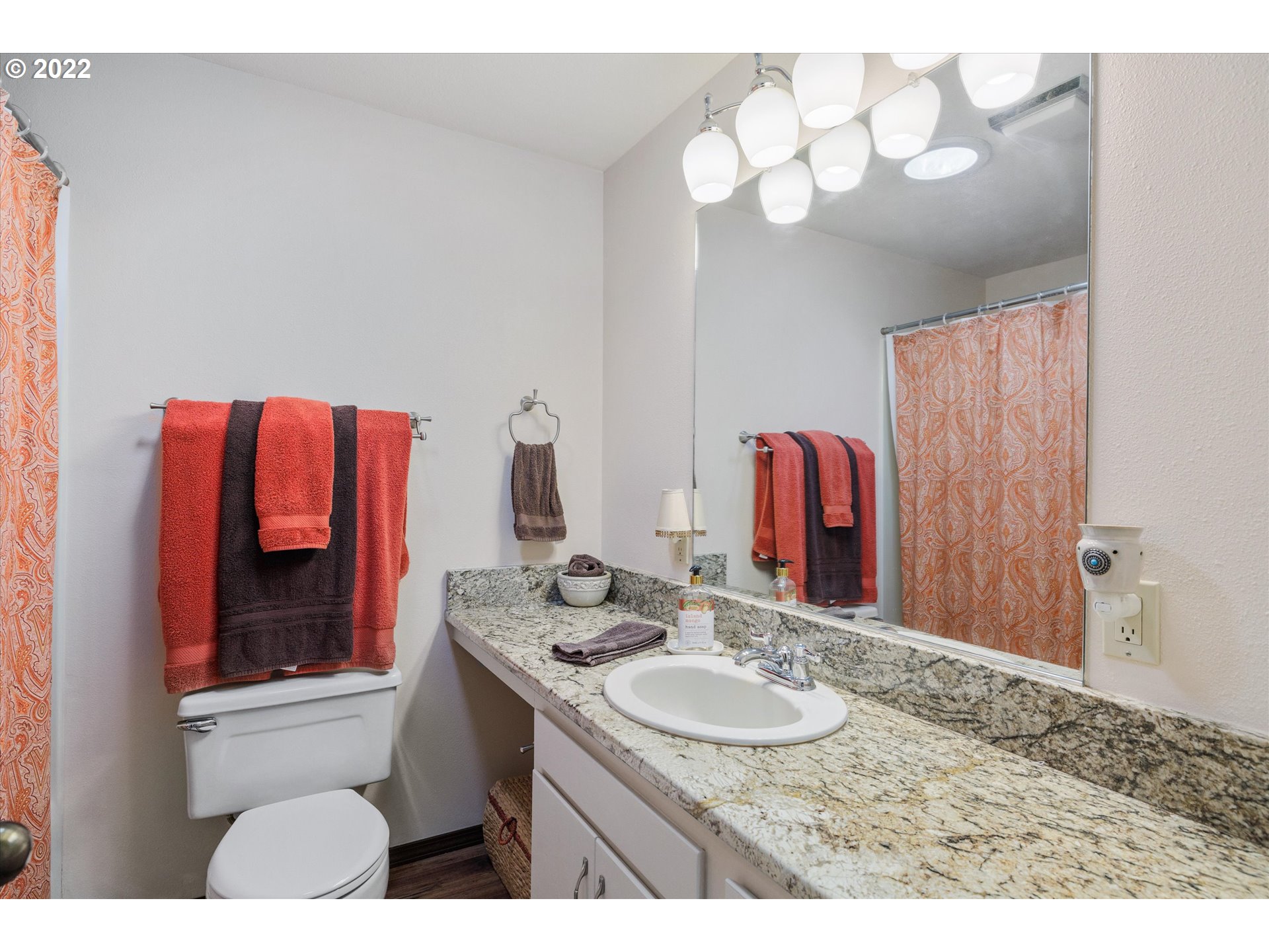 16178 South Henrici Road Oregon City, OR 97045 - Photo 15 of 27 a bathroom with a sink and a mirror