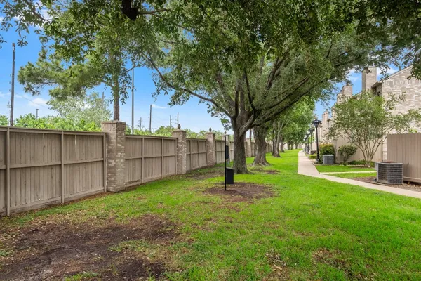 $2,000 | 3124 Holly Hall Street, Unit 3124, Houston, TX 77054