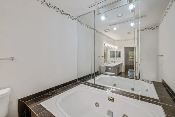 $2,000 | 3124 Holly Hall Street, Unit 3124, Houston, TX 77054